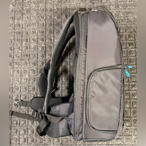 Thule EnRoute Camera Backpack - Picture 4 of 6